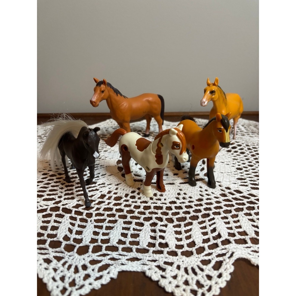 Mix of small horses‎ lot of 5